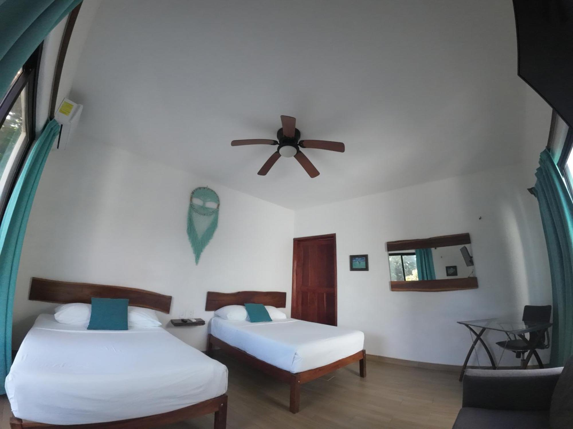 Ade Hotel Бакалар Екстериор снимка