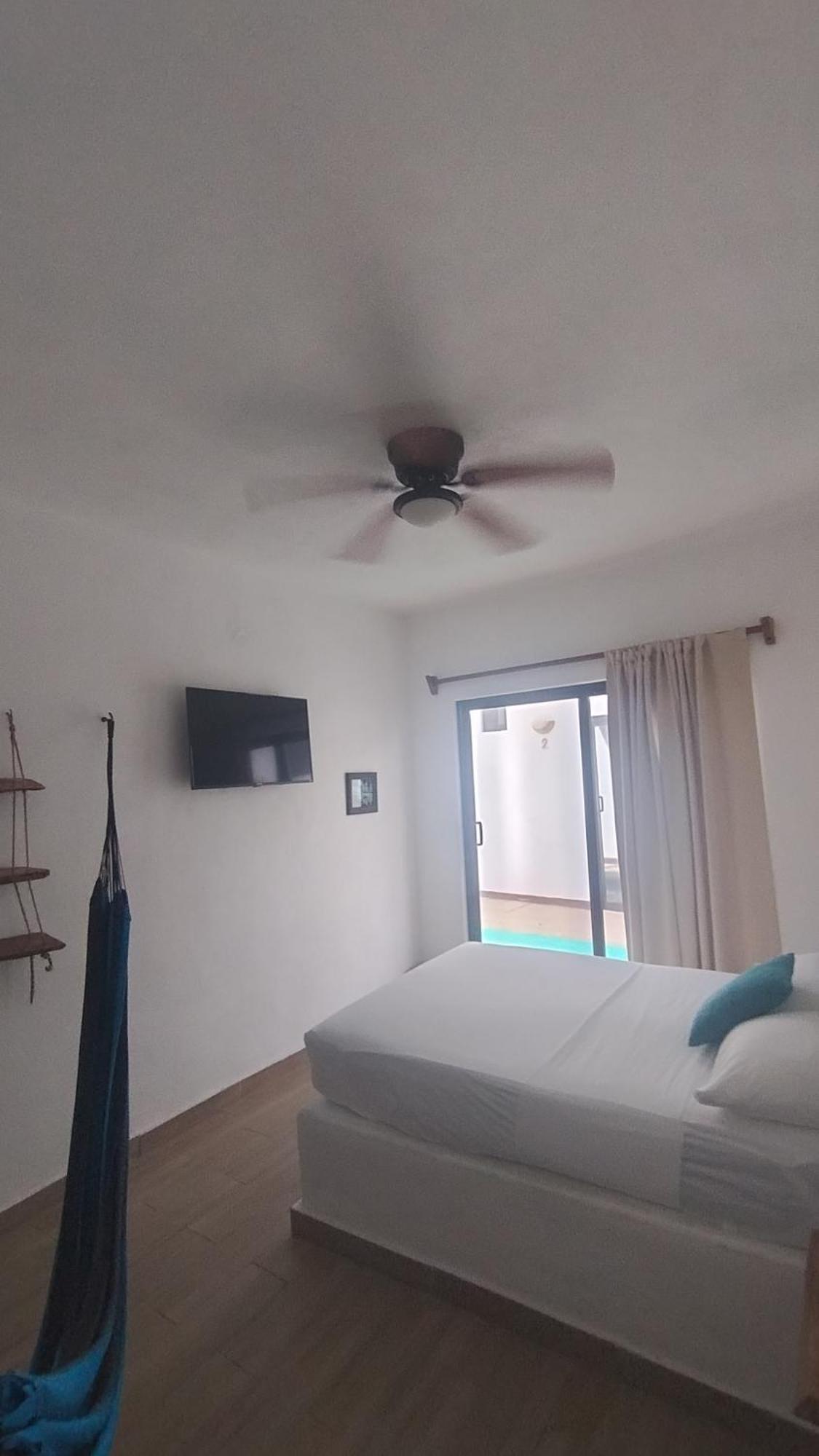 Ade Hotel Бакалар Екстериор снимка