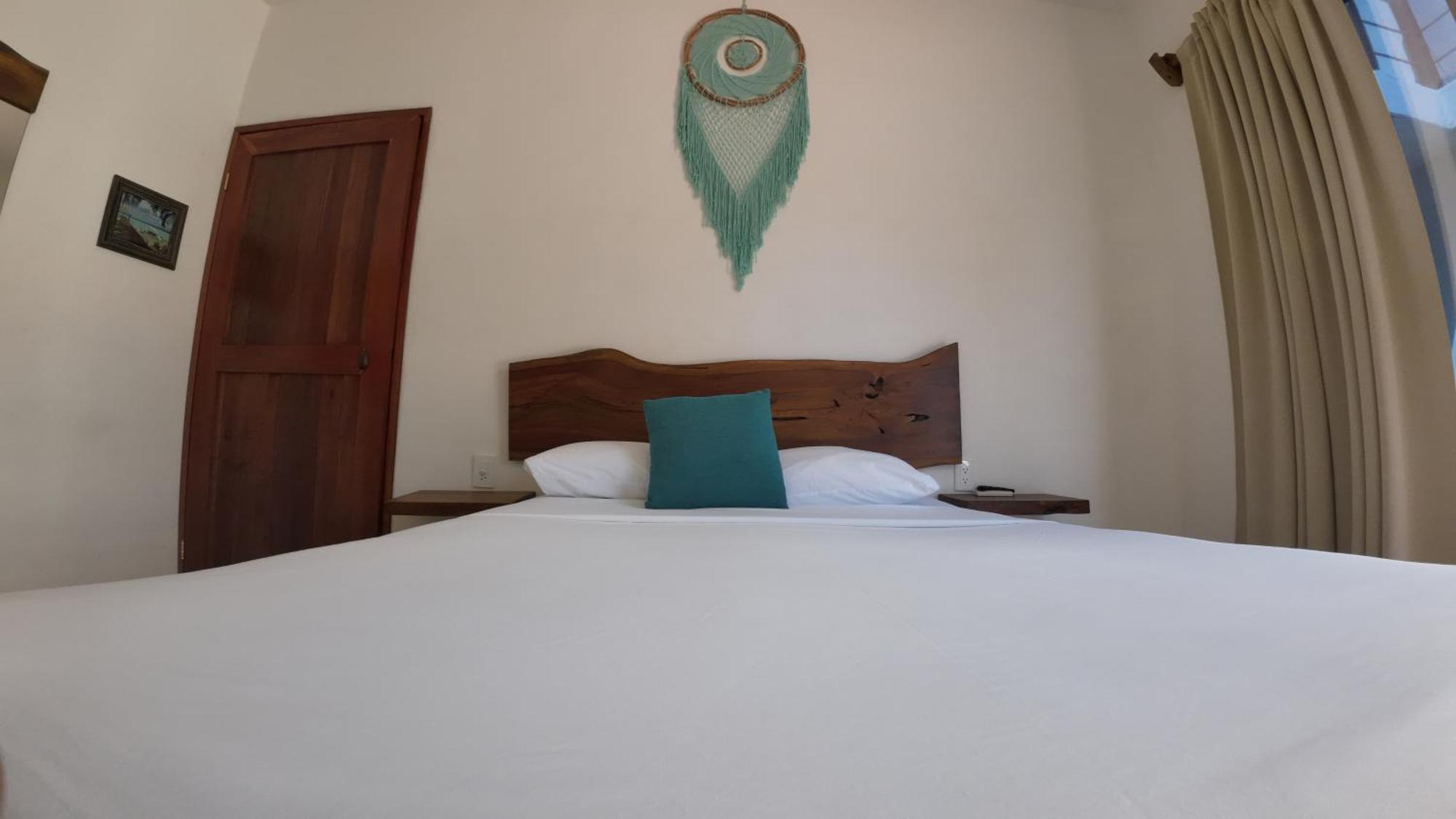 Ade Hotel Бакалар Екстериор снимка