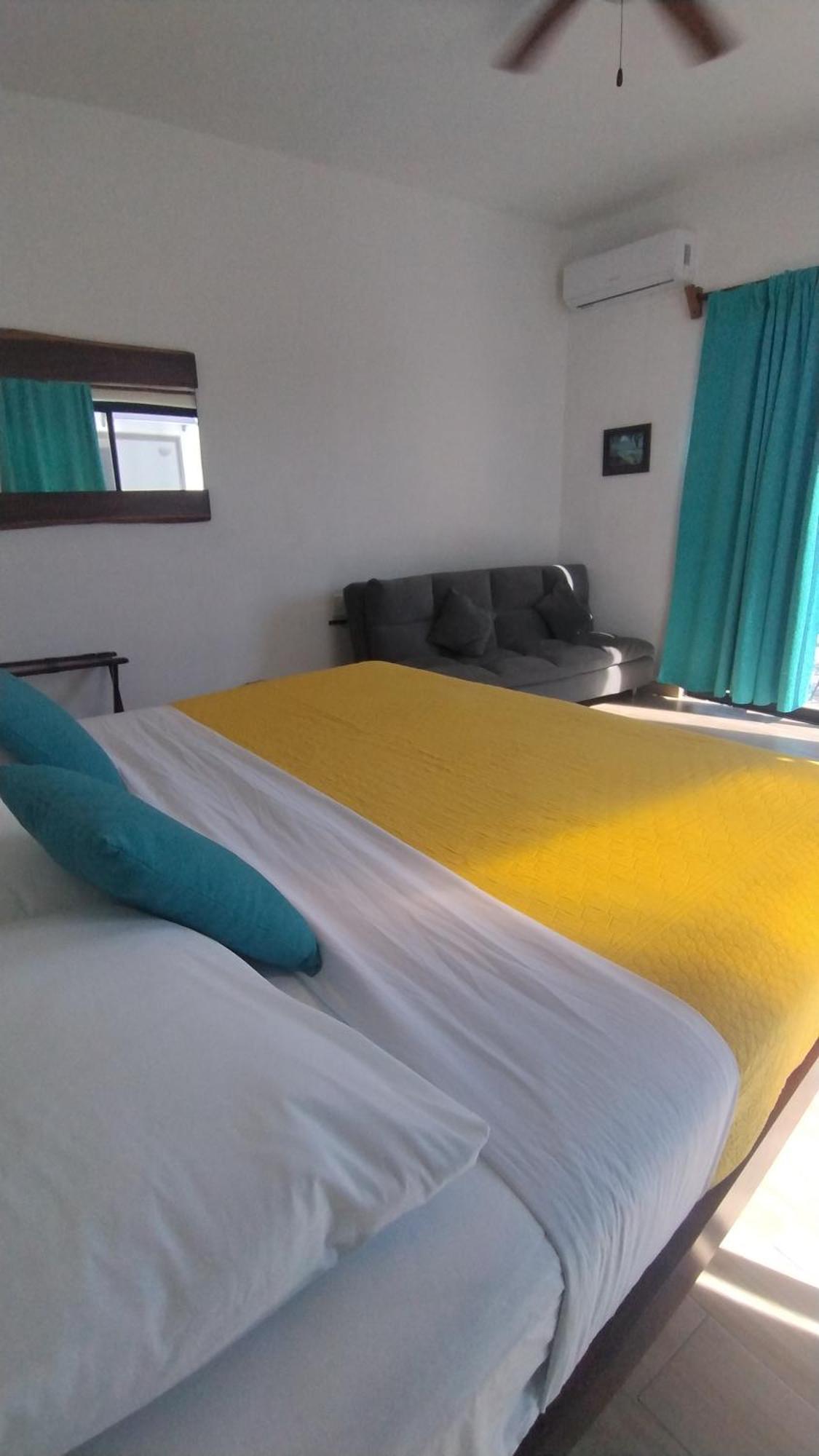 Ade Hotel Бакалар Екстериор снимка